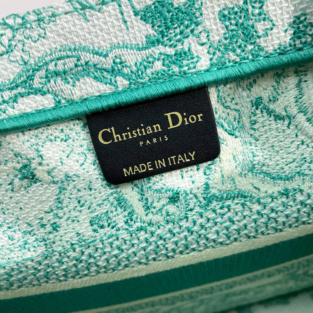 small D*oriviera D*or book tote