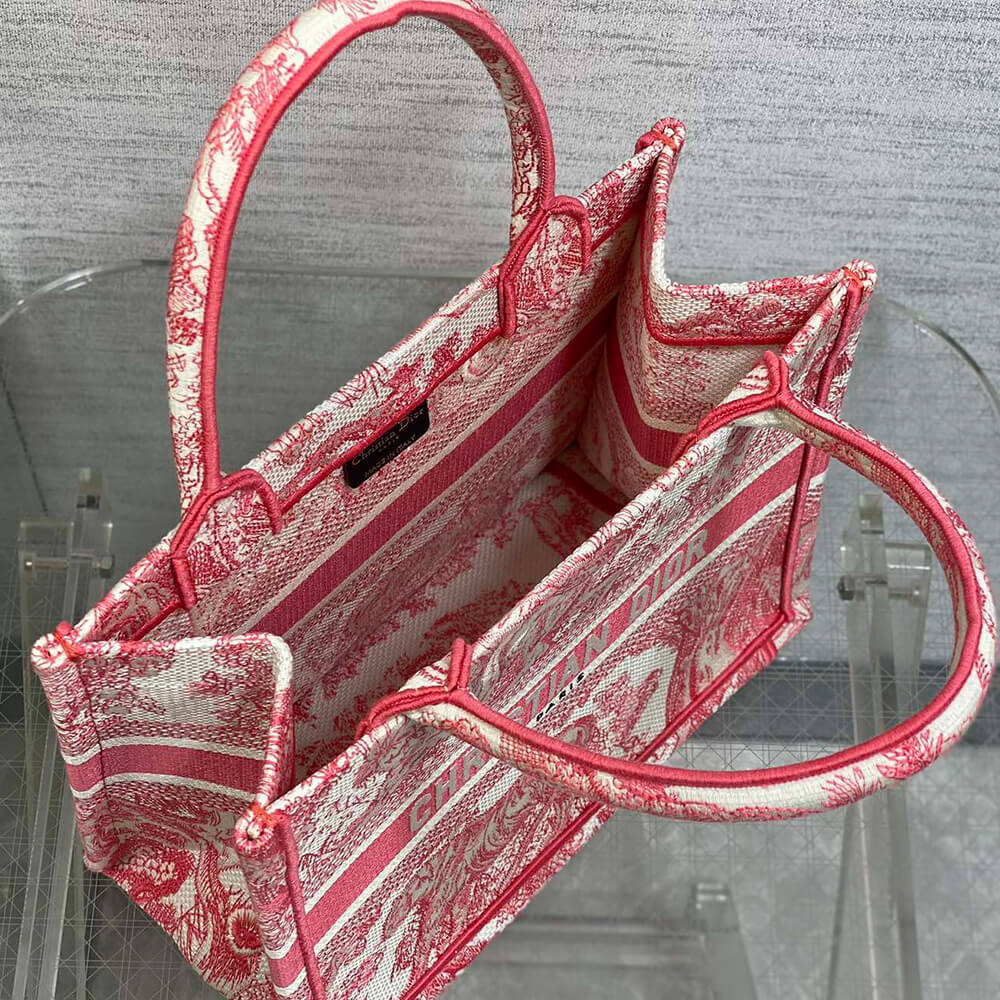 small D*oriviera D*or book tote