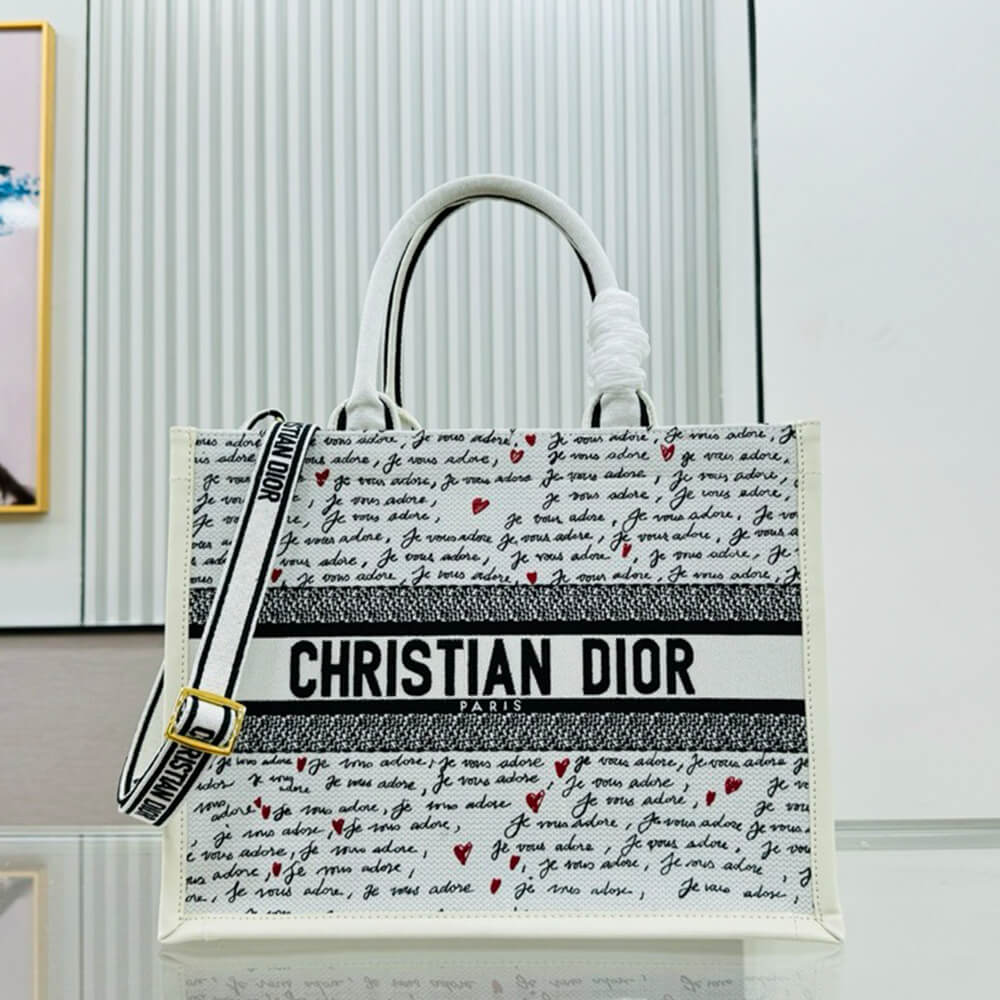 D*oramour medium D*or book tote