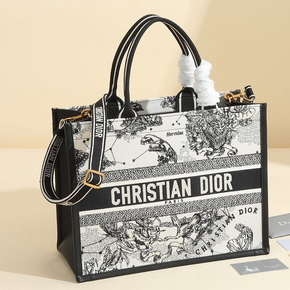 medium D*or book tote