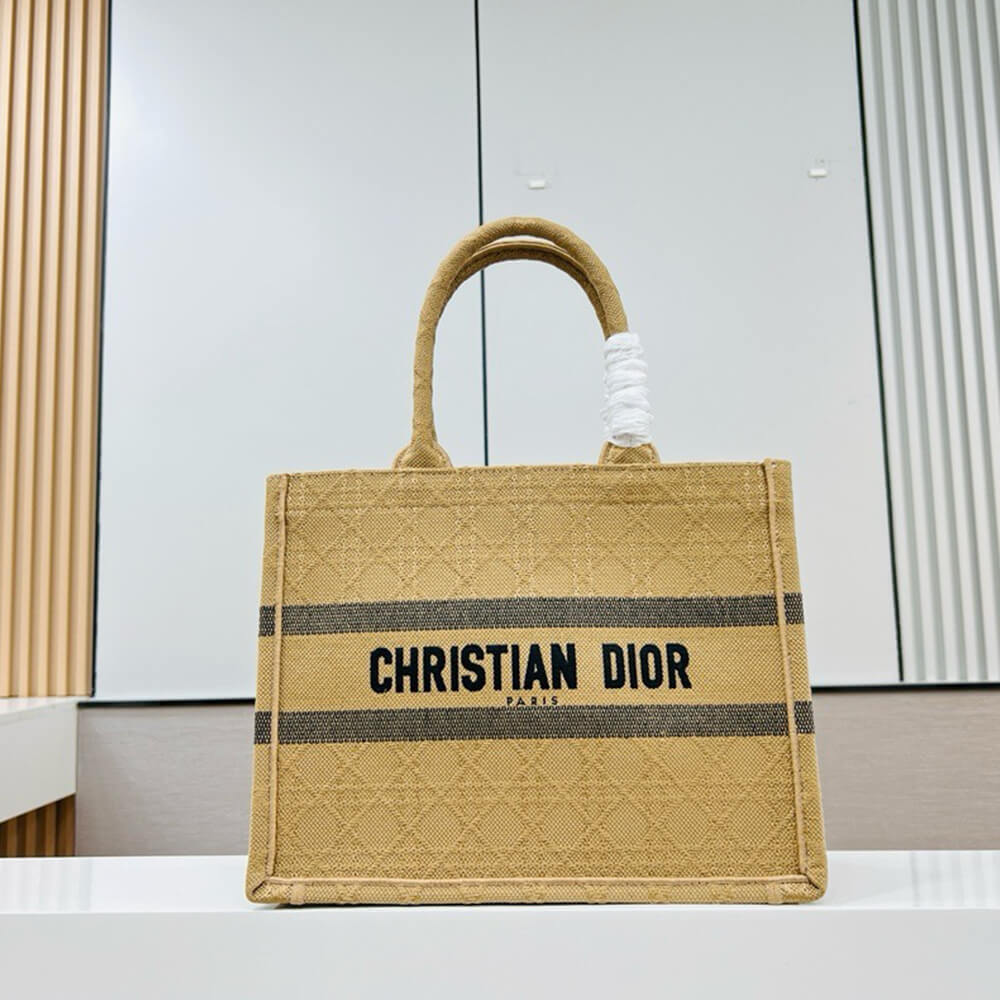 medium D*or book tote