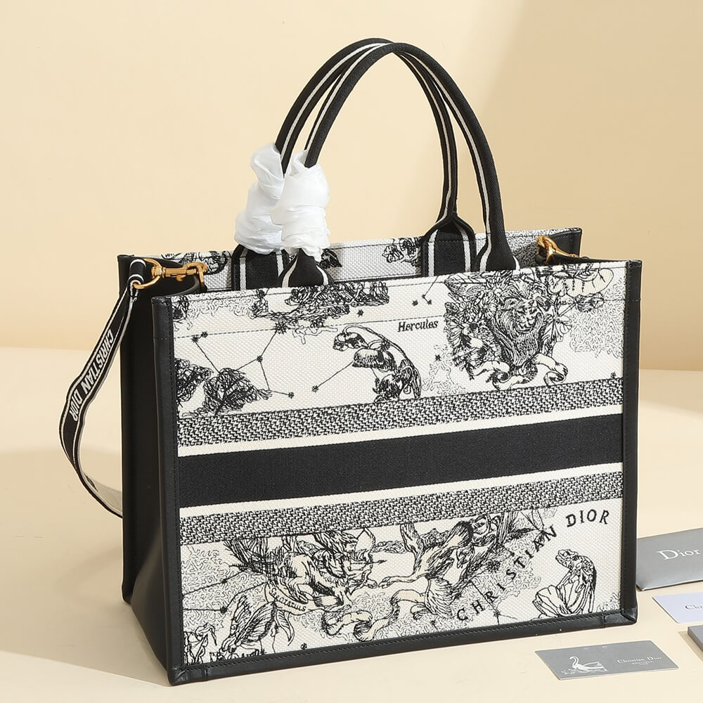 medium D*or book tote