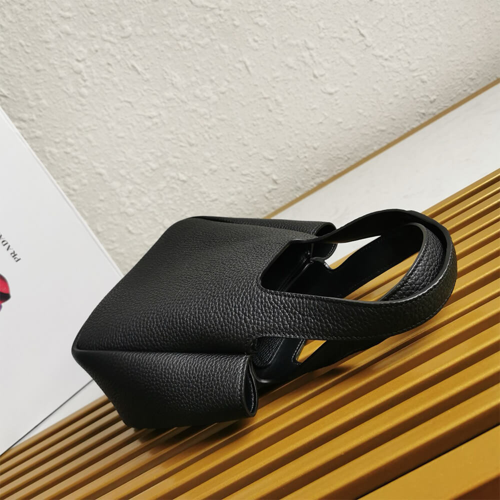 Pra*a leather mini bag(high-end grade)