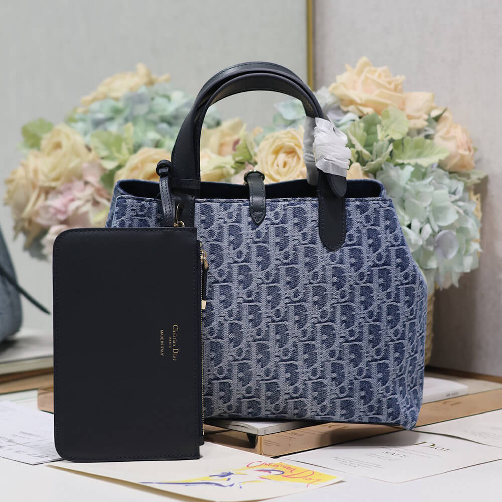 medium D*or toujours bag