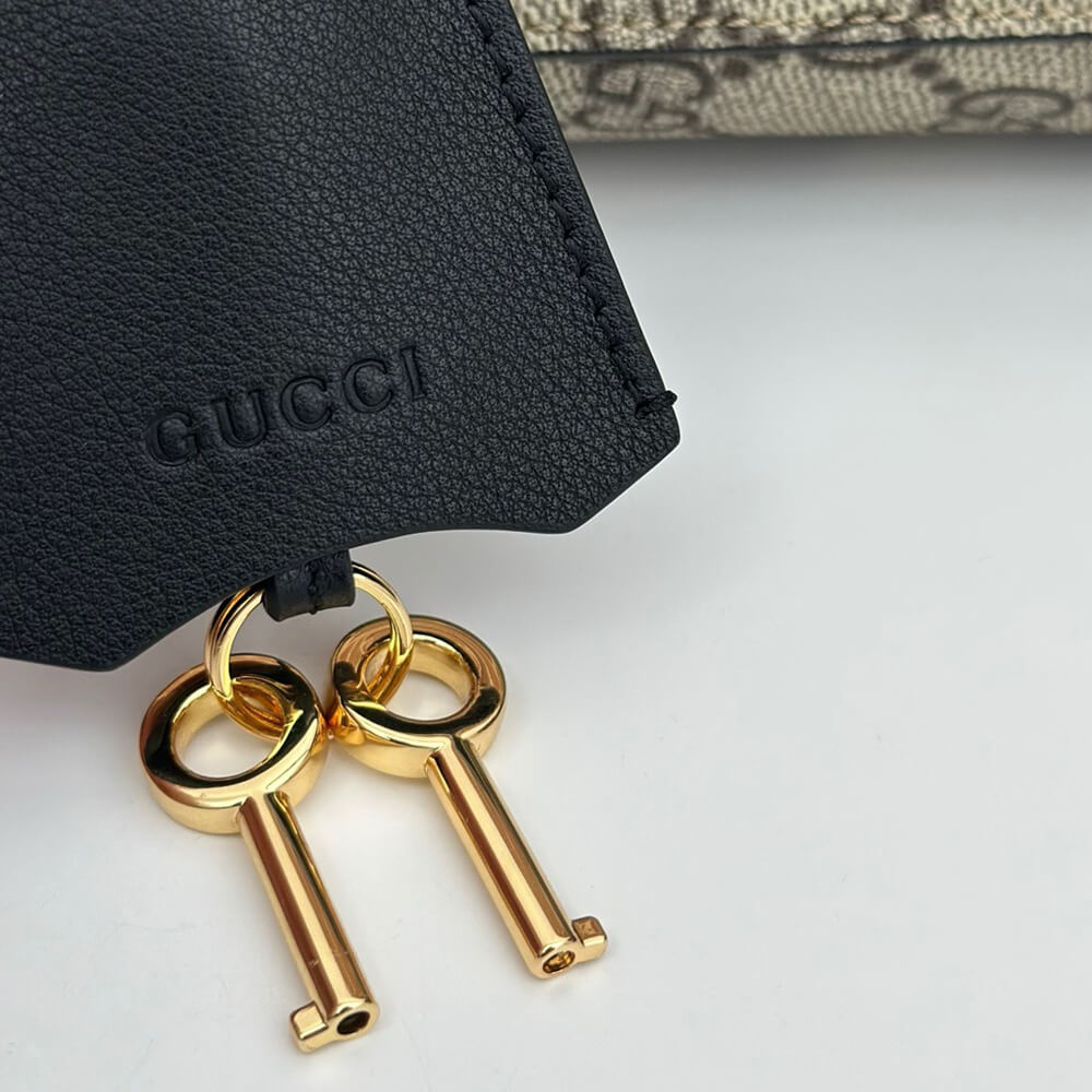 G*u*i padlock gg medium shoulder bag