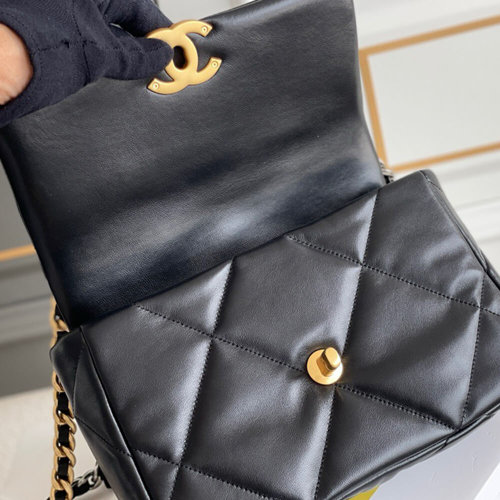 Ch*el 19 small handbag(tax-free grade)