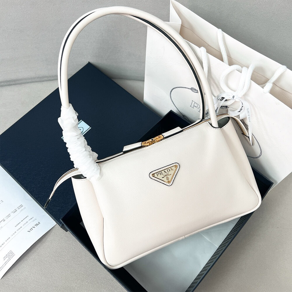 Pra*a medium leather handbag