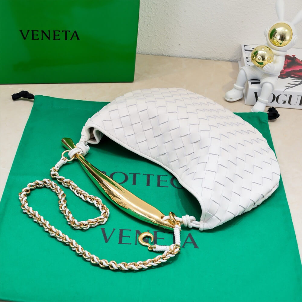 bo*te*ga Ve*ne*ta sardine with chain