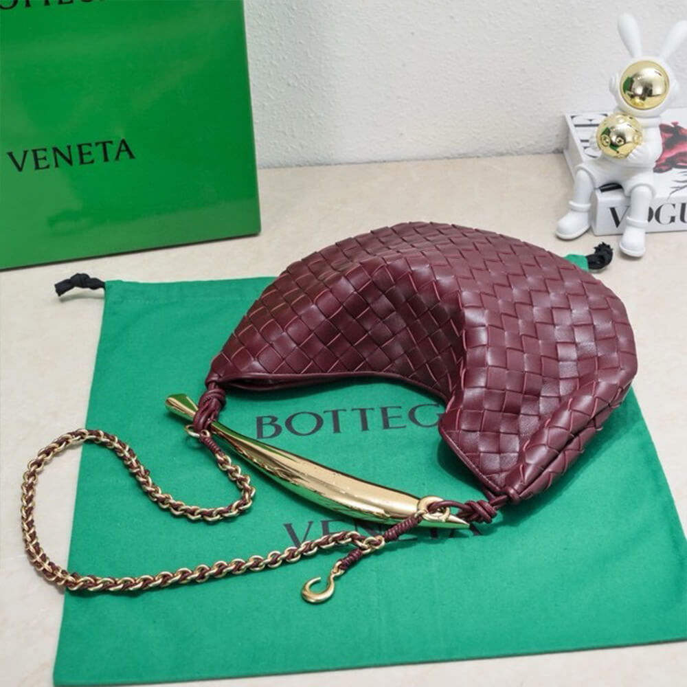 bo*te*ga Ve*ne*ta sardine with chain