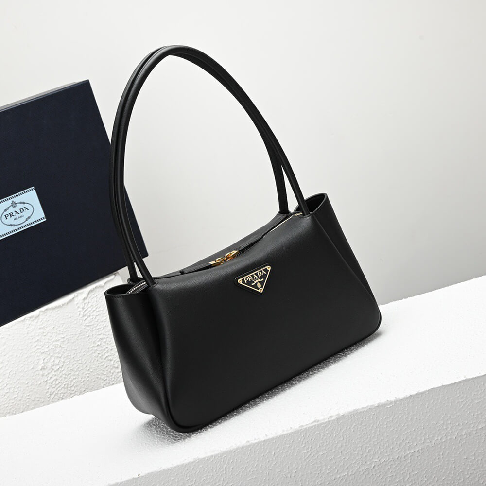 Pra*a medium leather handbag
