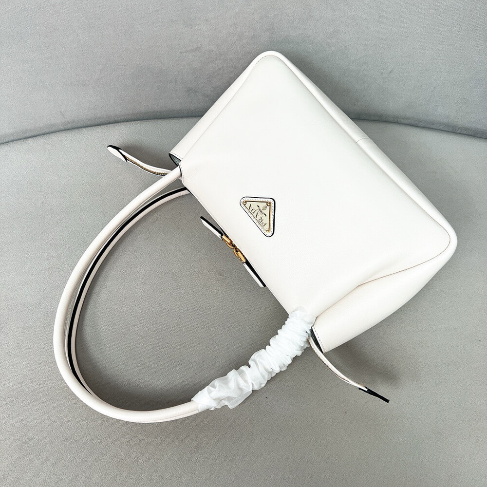 Pra*a medium leather handbag
