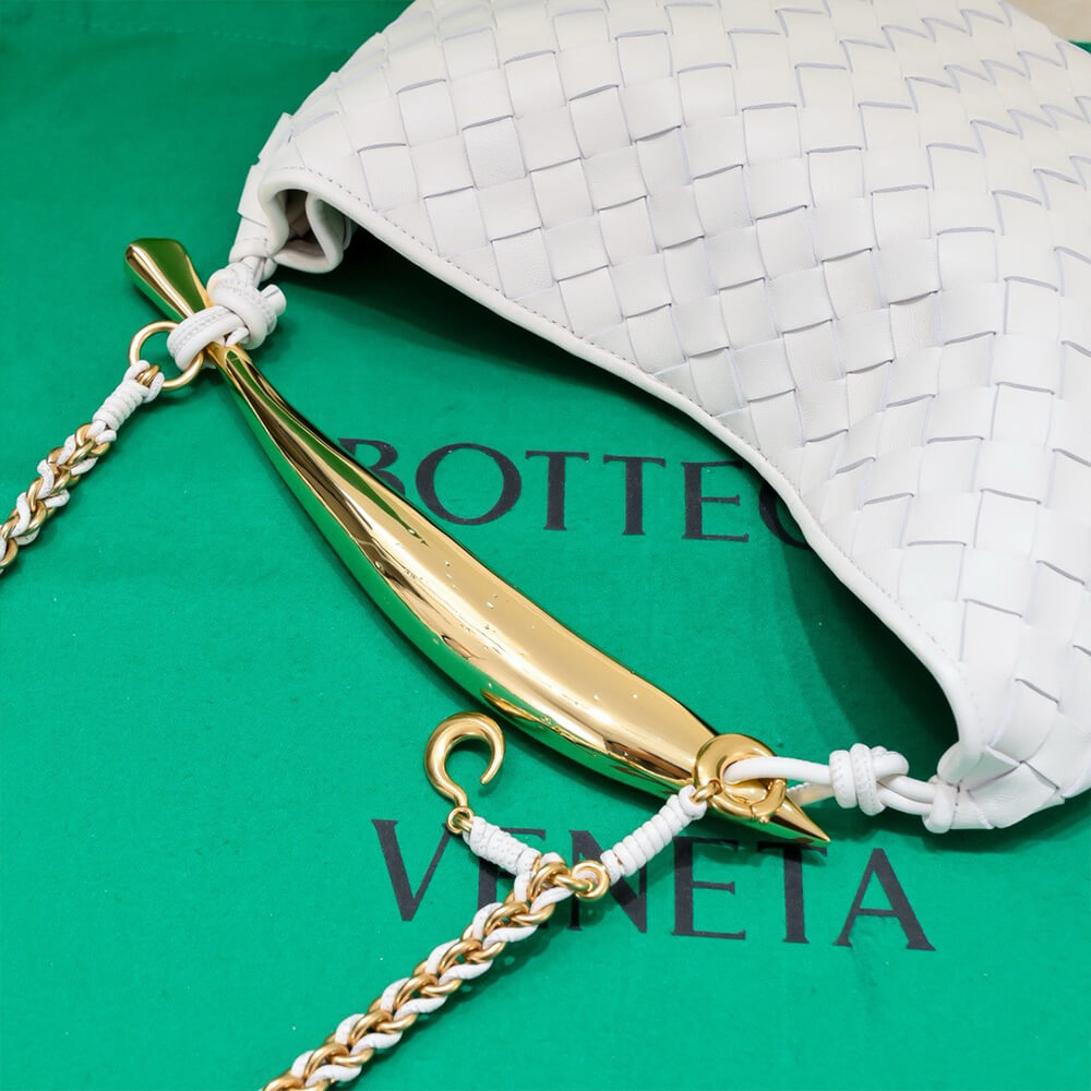 bo*te*ga Ve*ne*ta sardine with chain