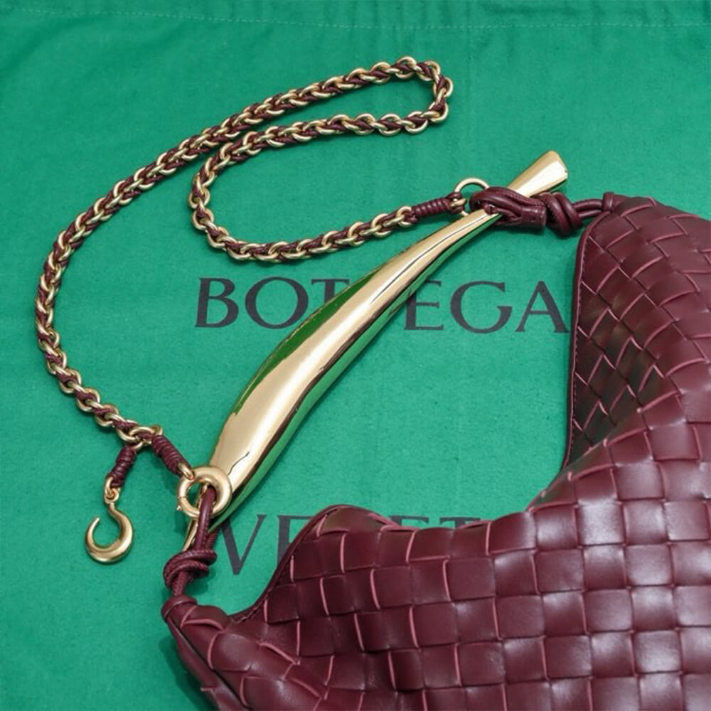 bo*te*ga Ve*ne*ta sardine with chain