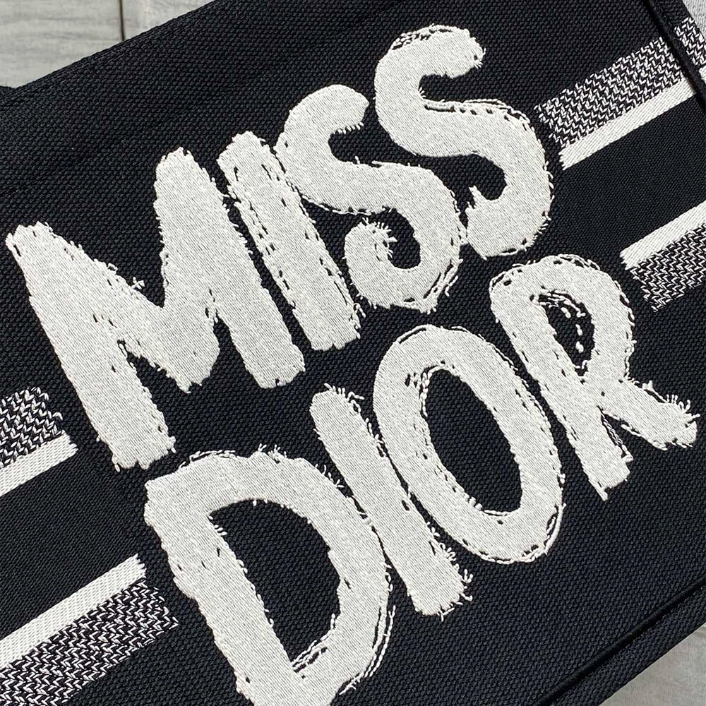 medium D*or book tote