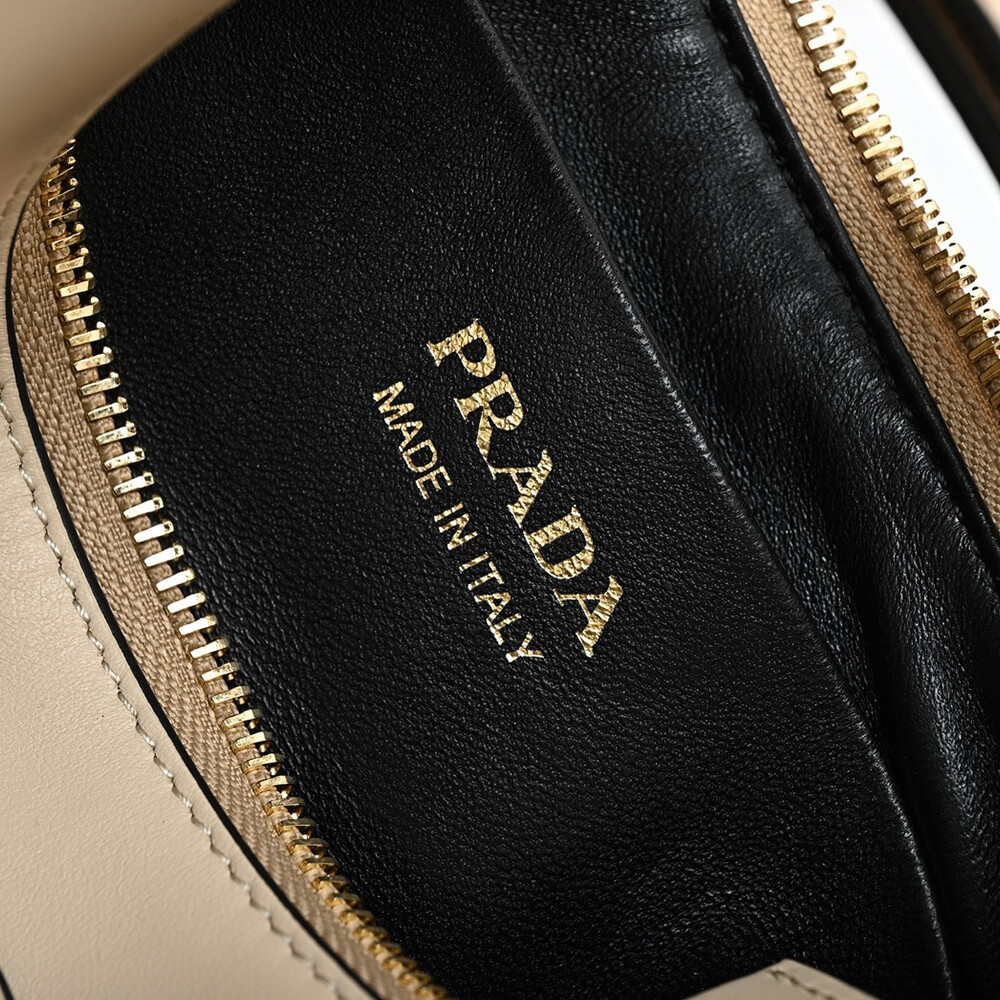Pra*a arque leather shoulder bag