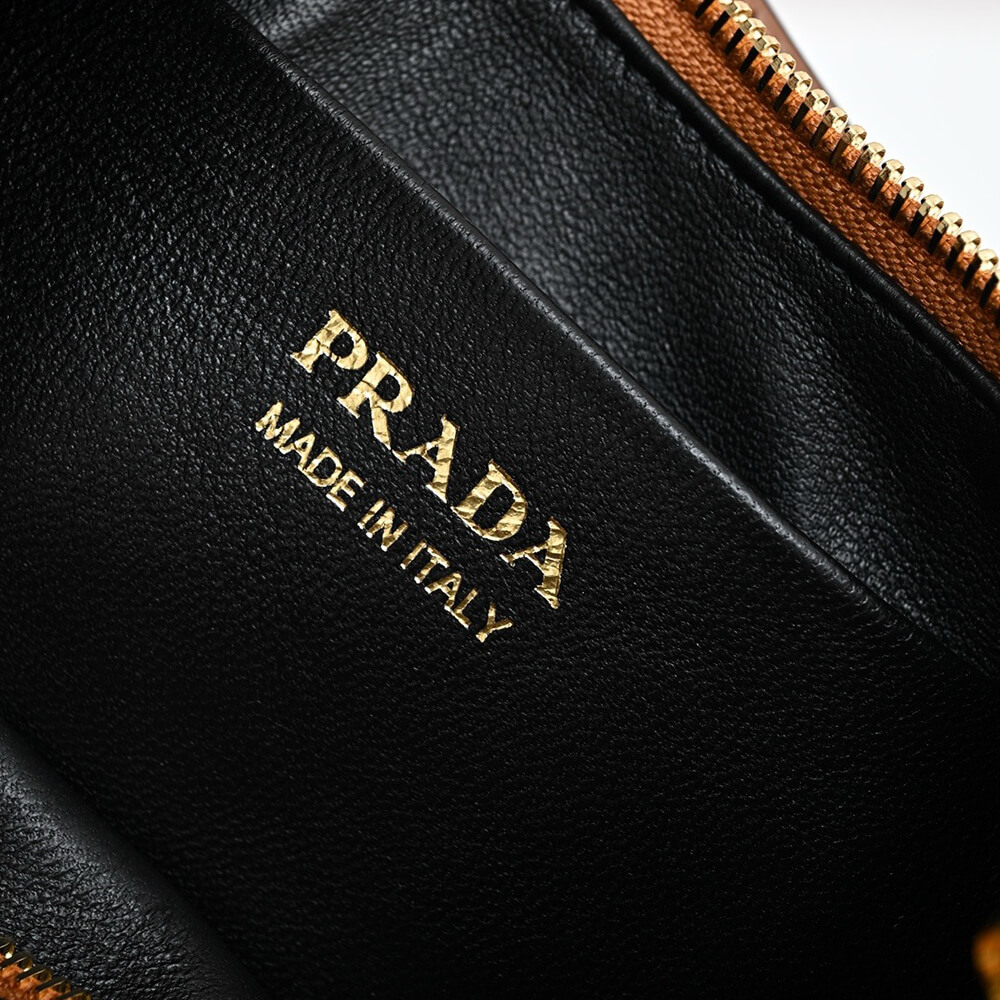 Pra*a arque leather shoulder bag