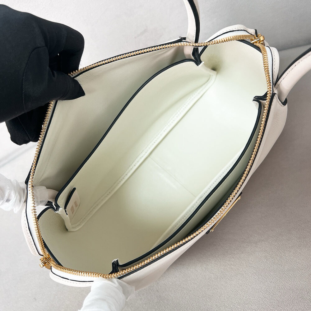 Pra*a medium leather handbag