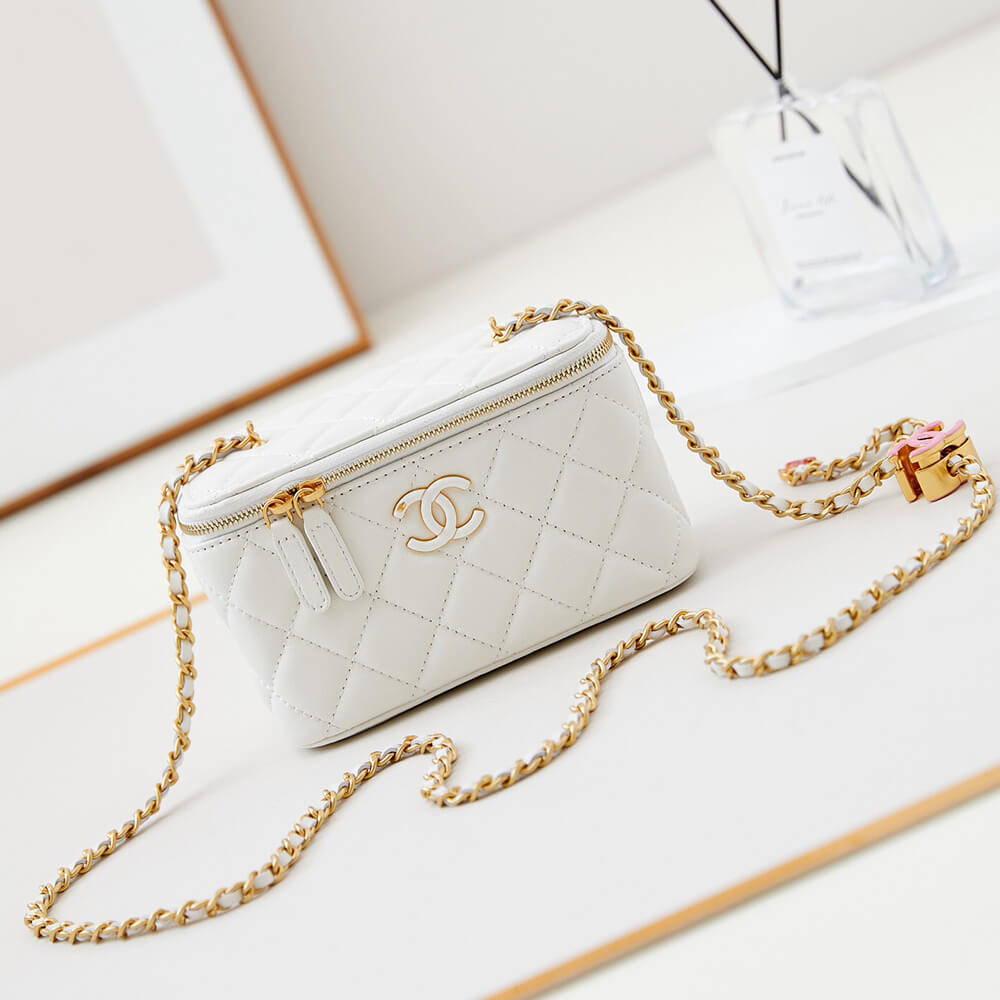 Ch*el vanity with chain(high-end grade)