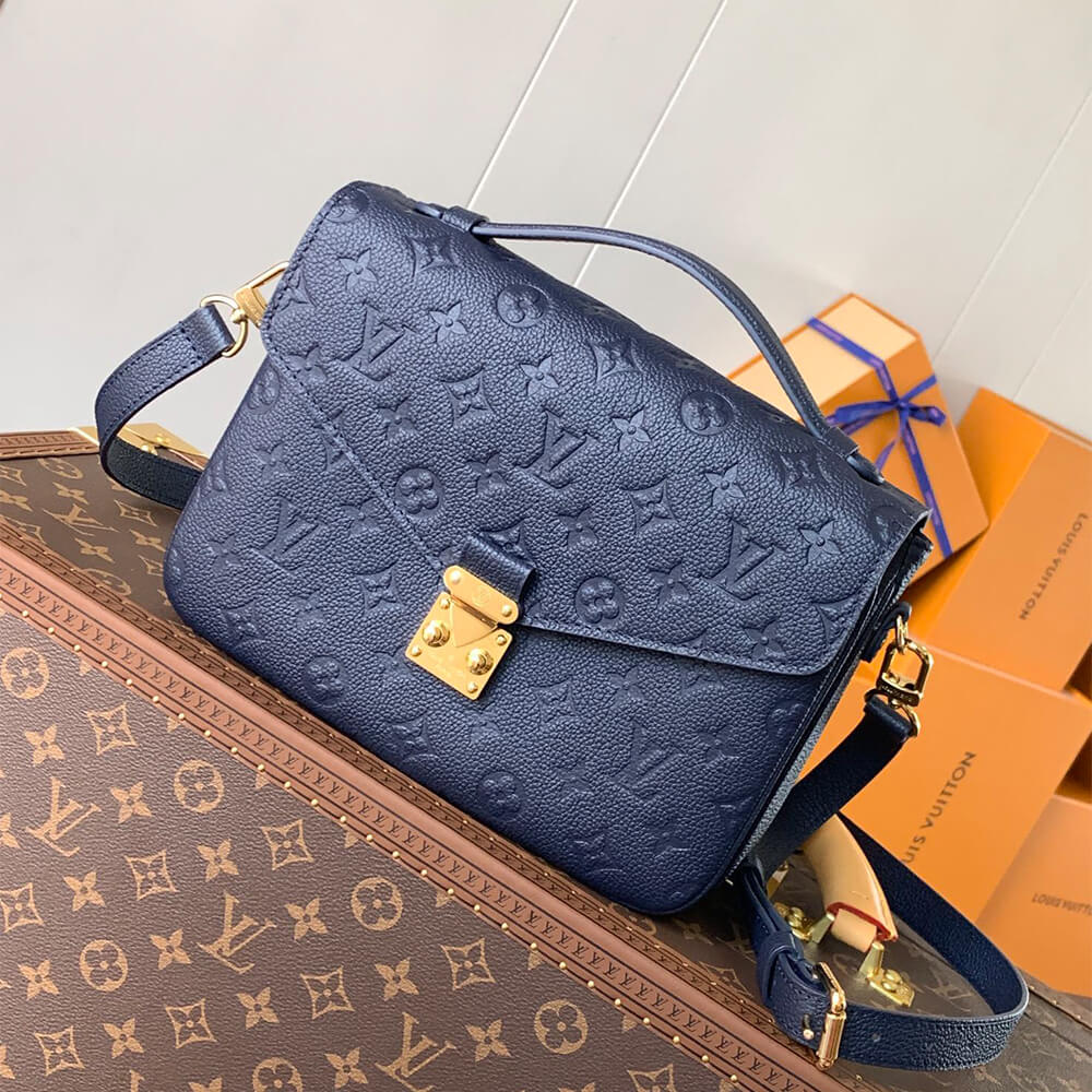 LV Pochette Metis