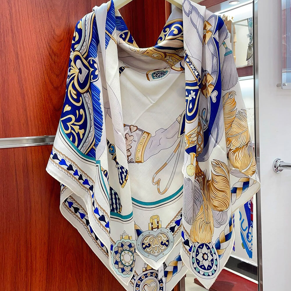 H**mes shawl