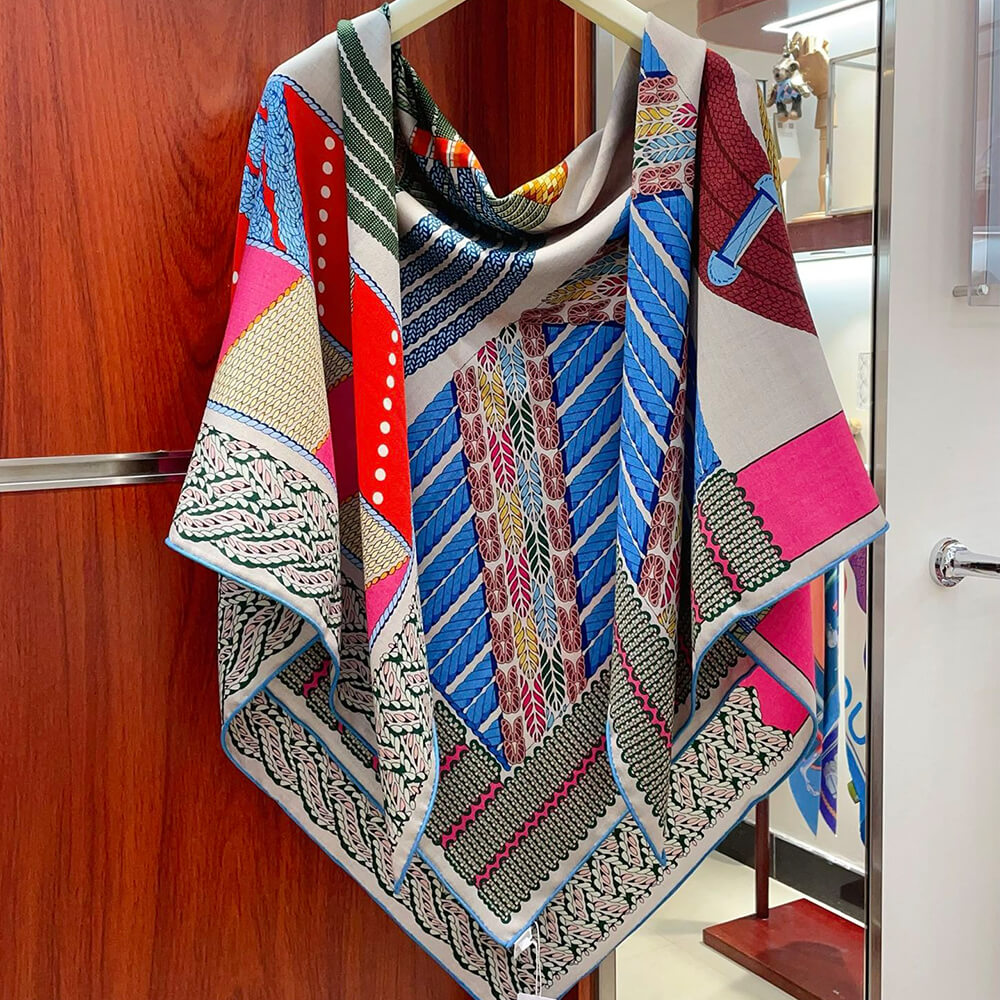 H**mes shawl