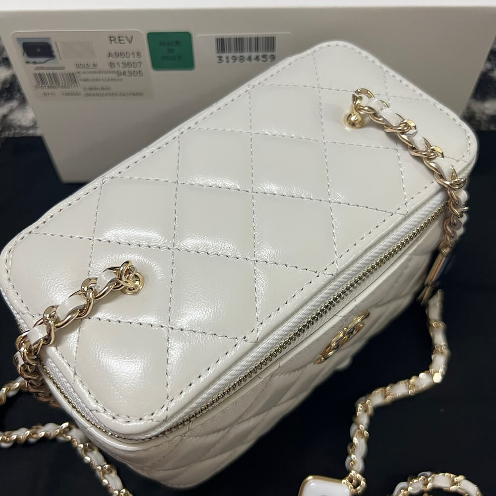 Ch*el vanity with chain(high-end grade)
