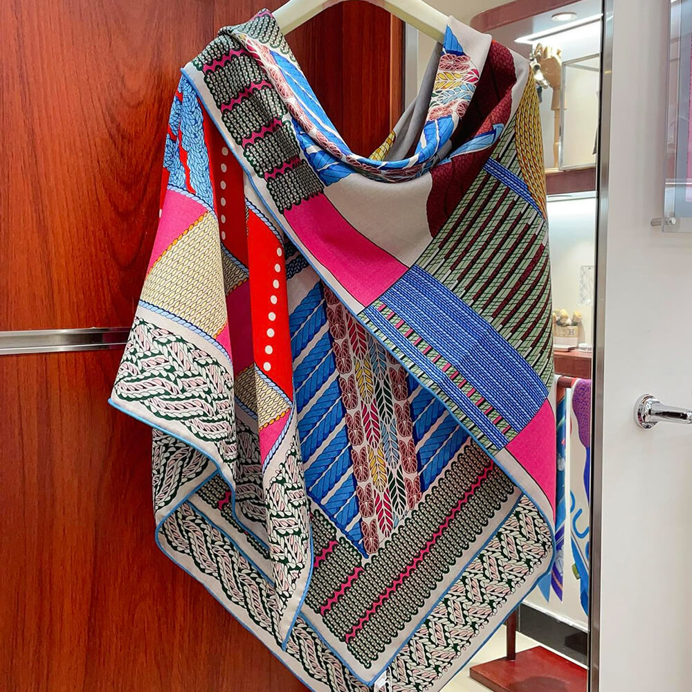 H**mes shawl