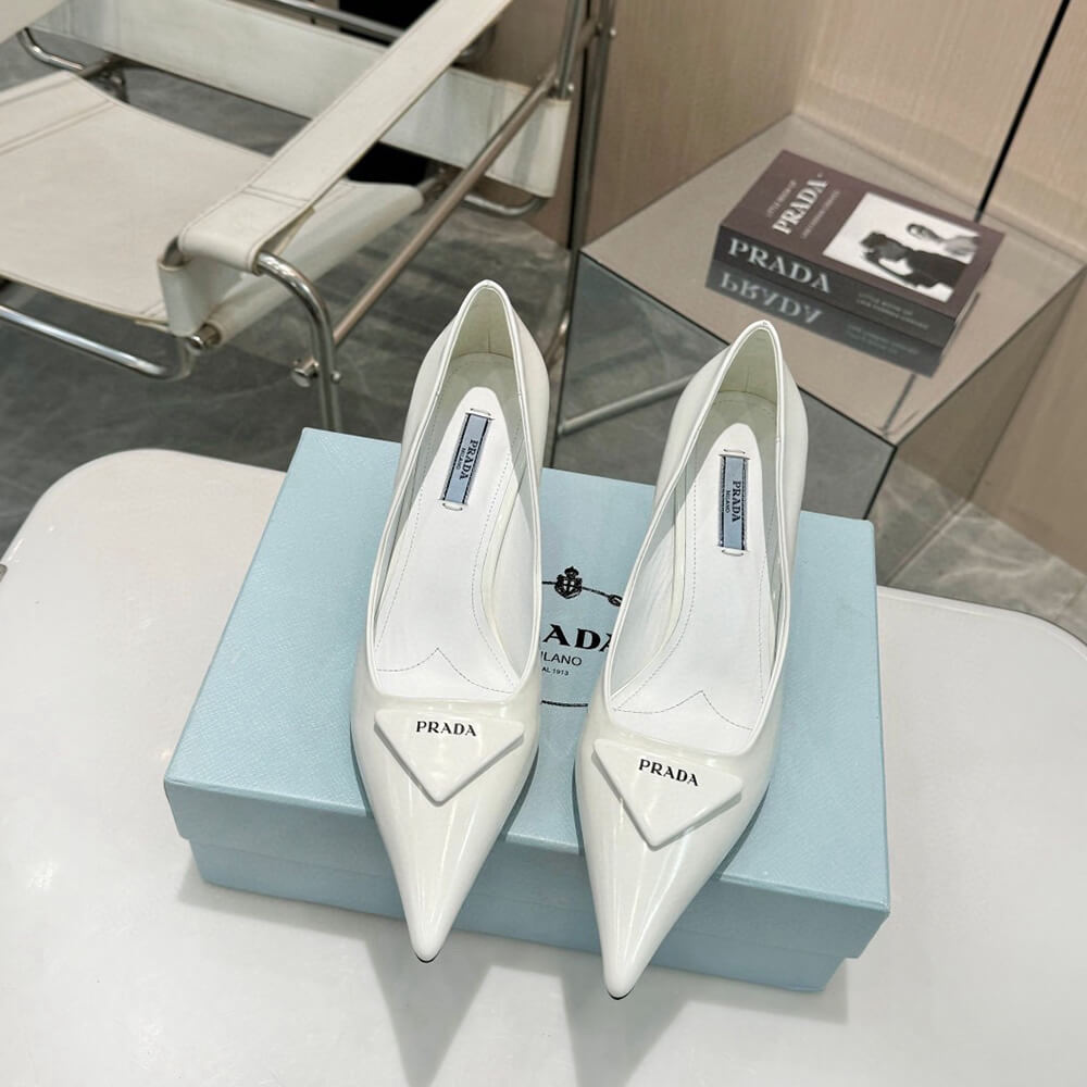Pra*a pump heel