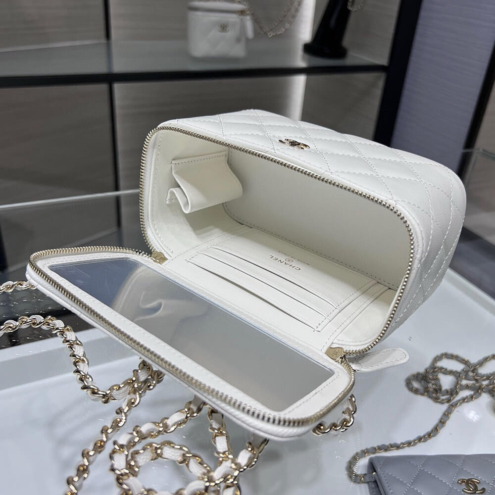 Ch*el vanity with chain(high-end grade)