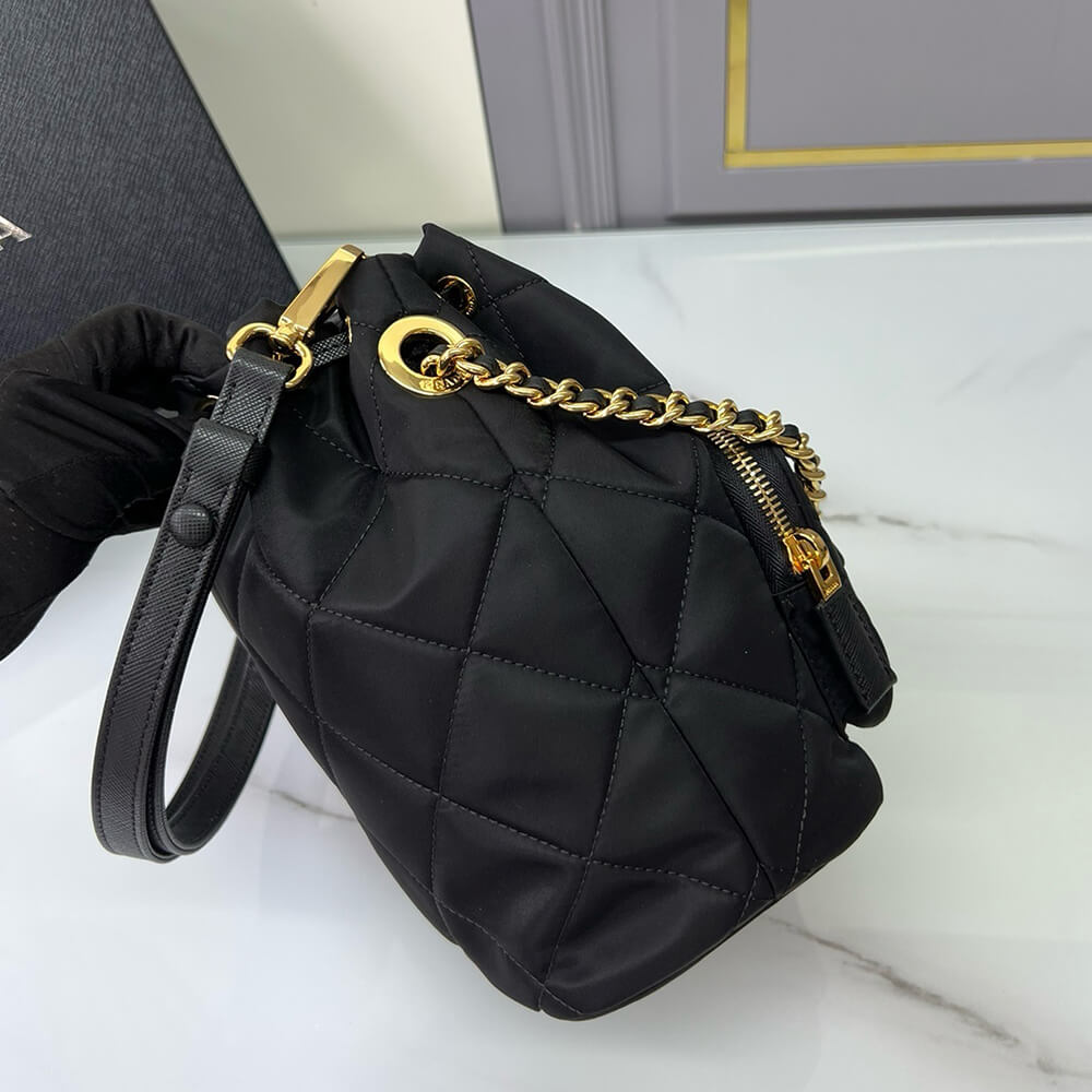 Pra*a re-edition 1995 chaîne re-nylon shoulder bag(high-end grade)
