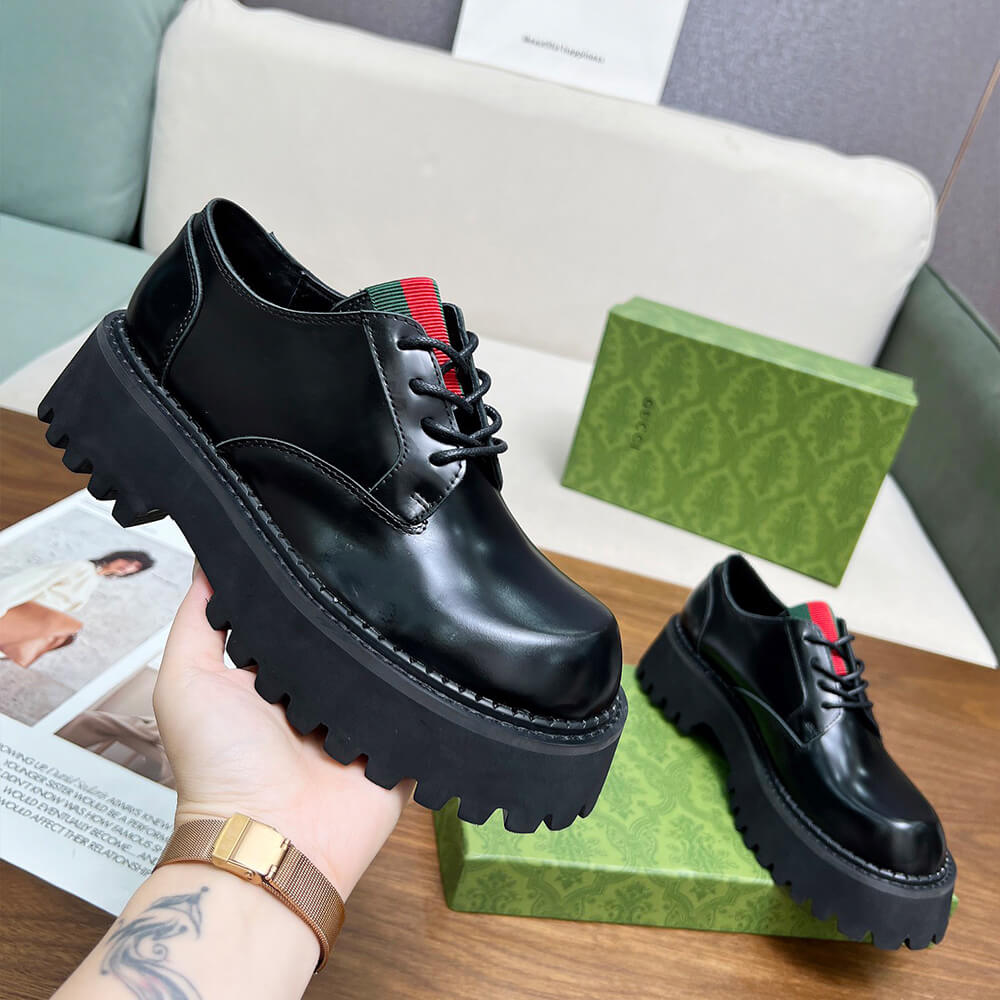 G*u*i women’s lace-up with web