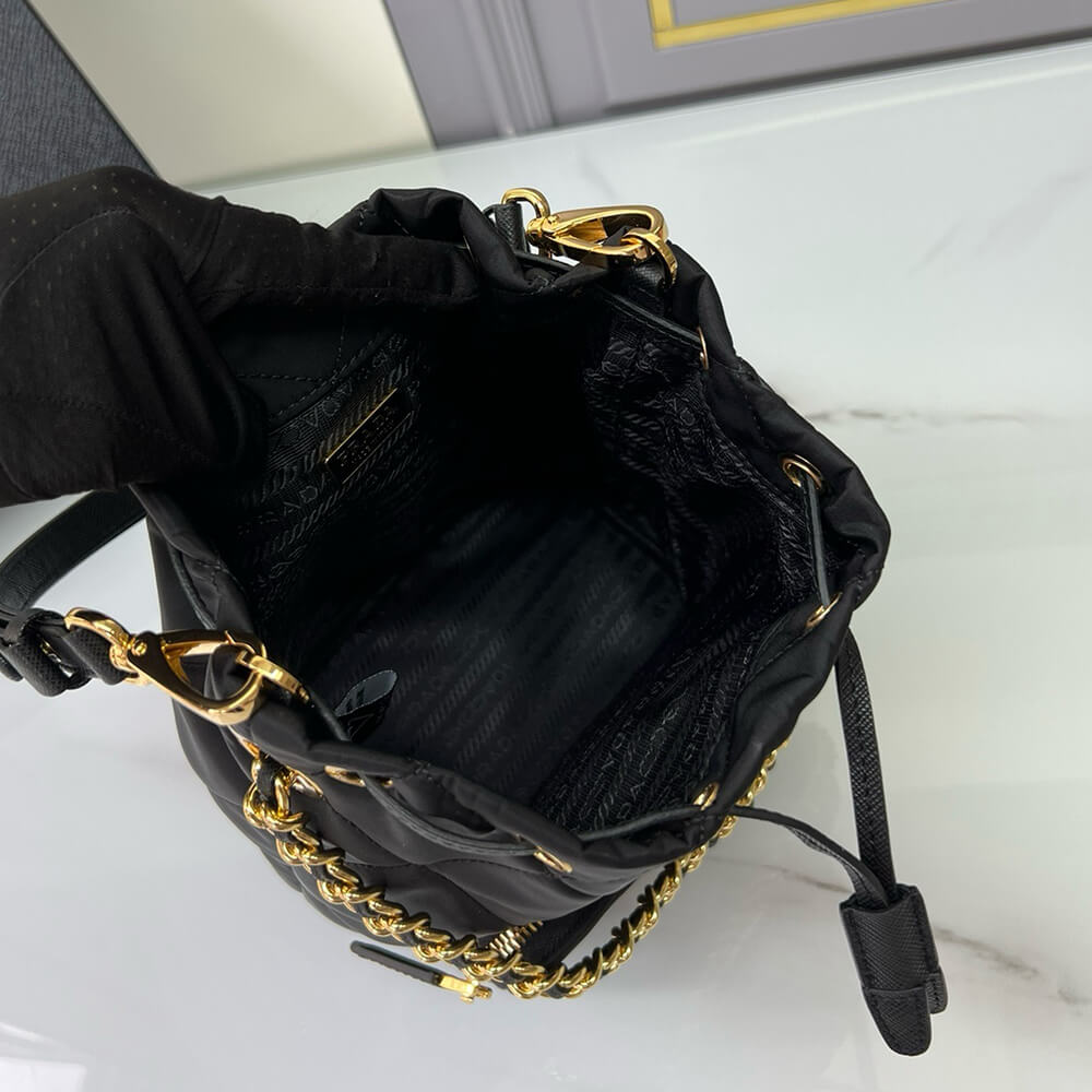 Pra*a re-edition 1995 chaîne re-nylon shoulder bag(high-end grade)