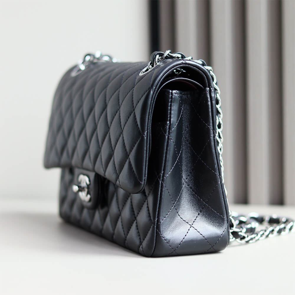 Ch*el classic flap handbag(tax-free grade)