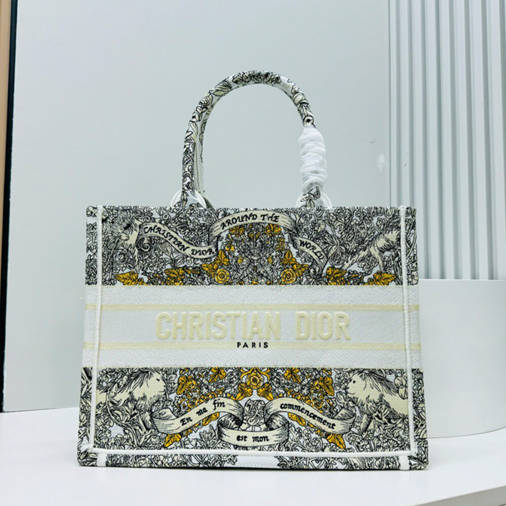 medium D*or book tote