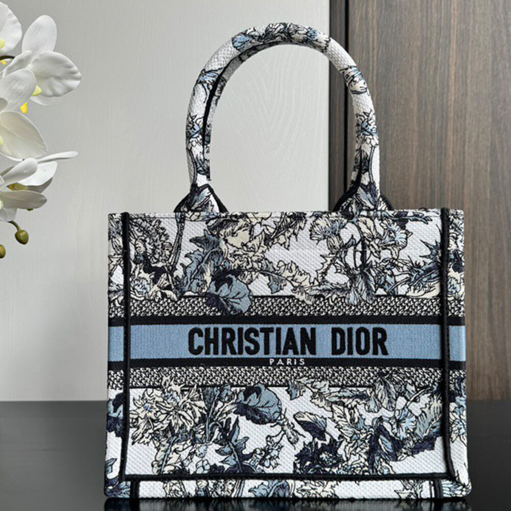 small D*or book tote