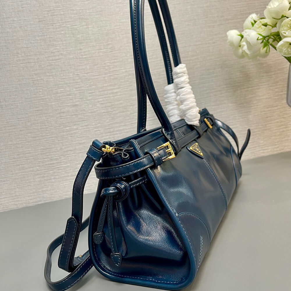 Pra*a medium leather handbag(high-end grade)