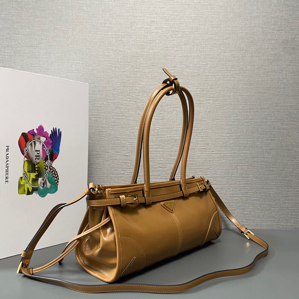 Pra*a medium leather handbag(high-end grade)