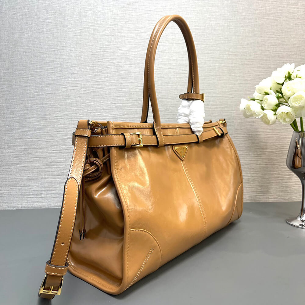 Pra*a large leather handbag(high-end grade)