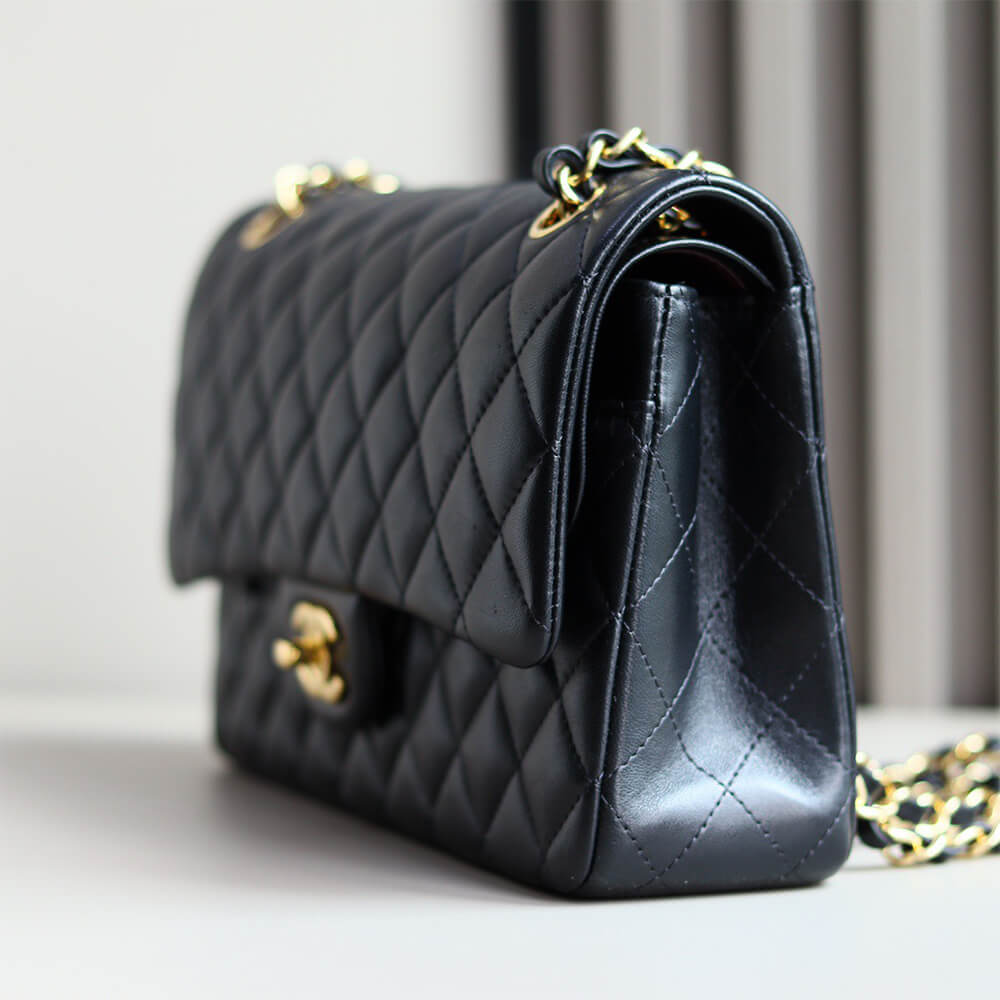 Ch*el classic flap handbag(tax-free grade)