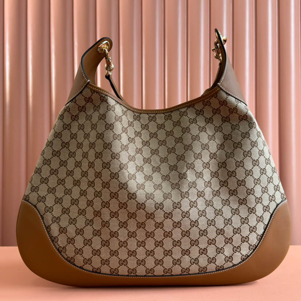 G*u*i b medium shoulder bag