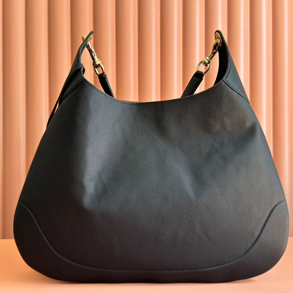 G*u*i b medium shoulder bag