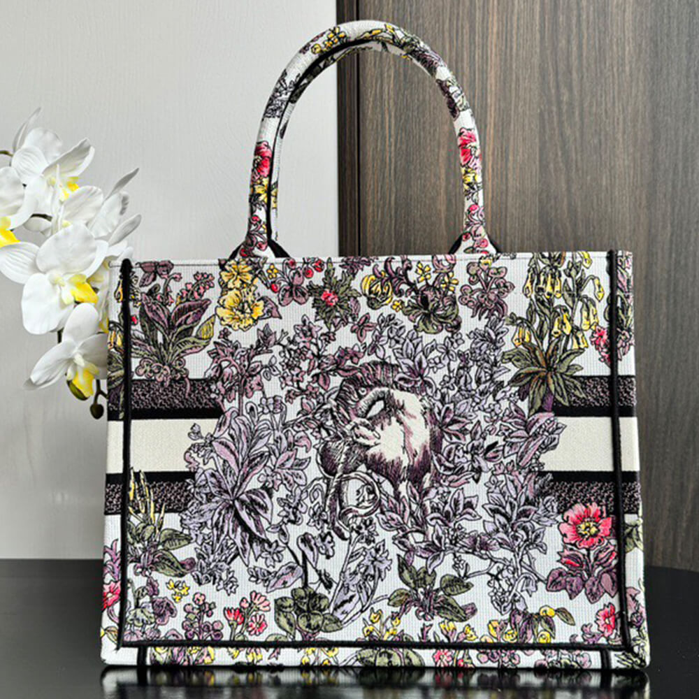 medium D*or book tote