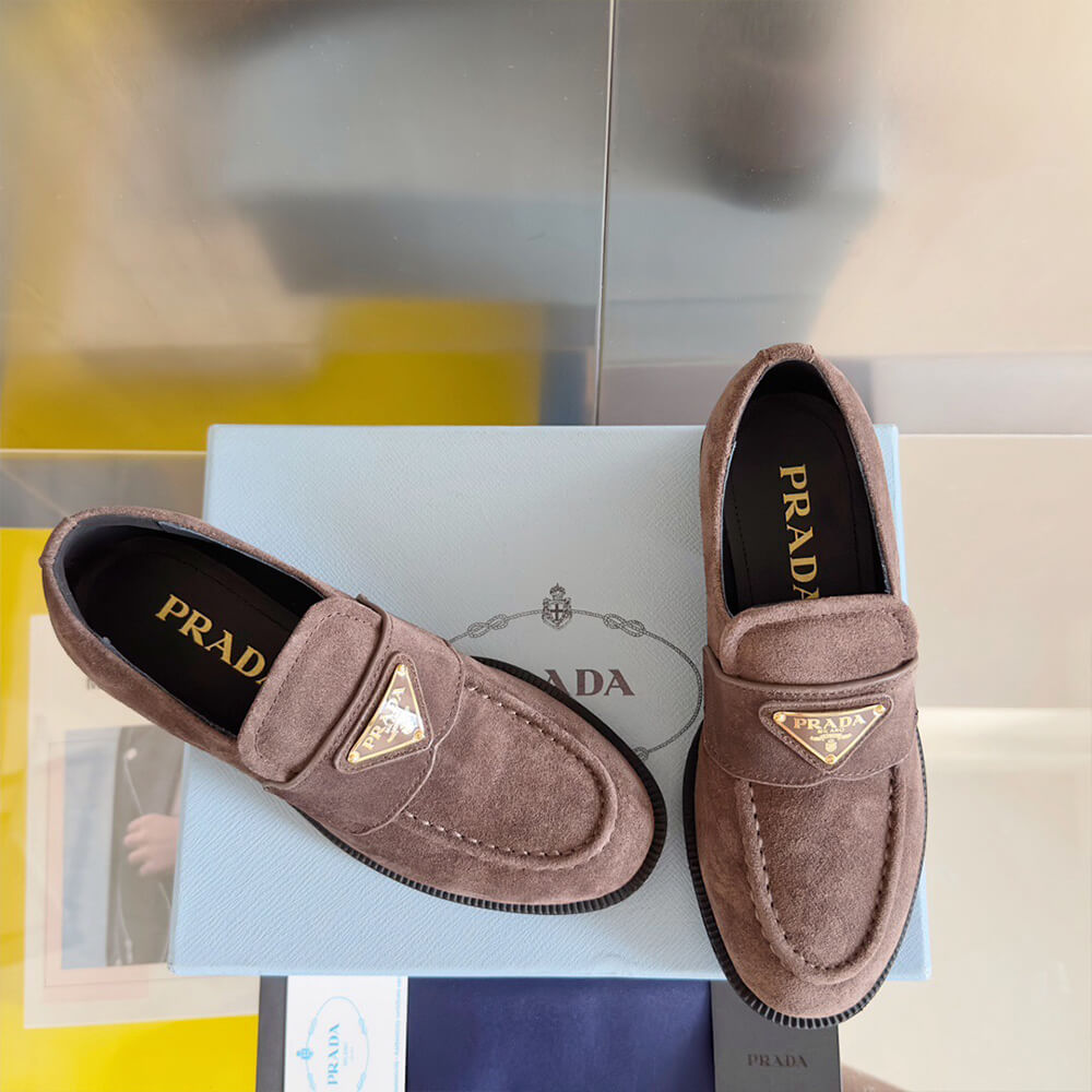 Pra*a women loafer