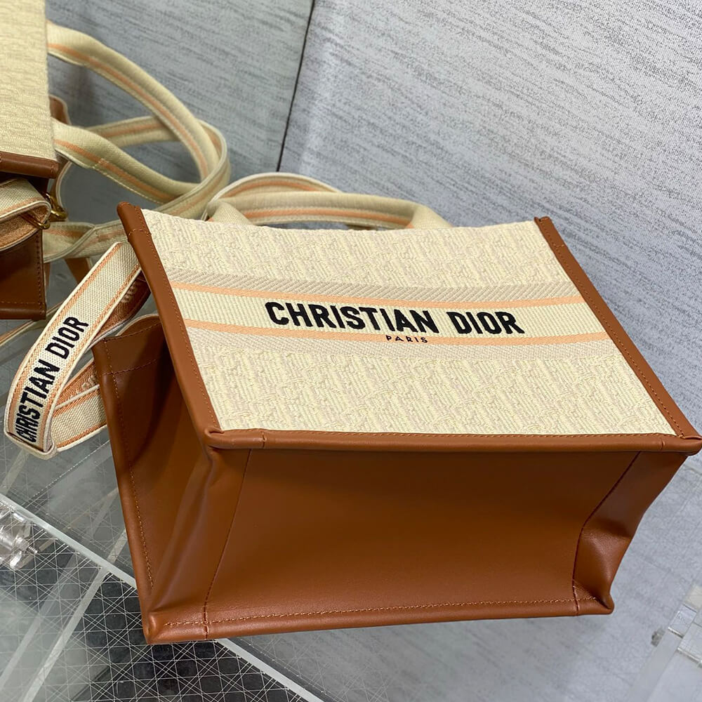 D*or small book tote