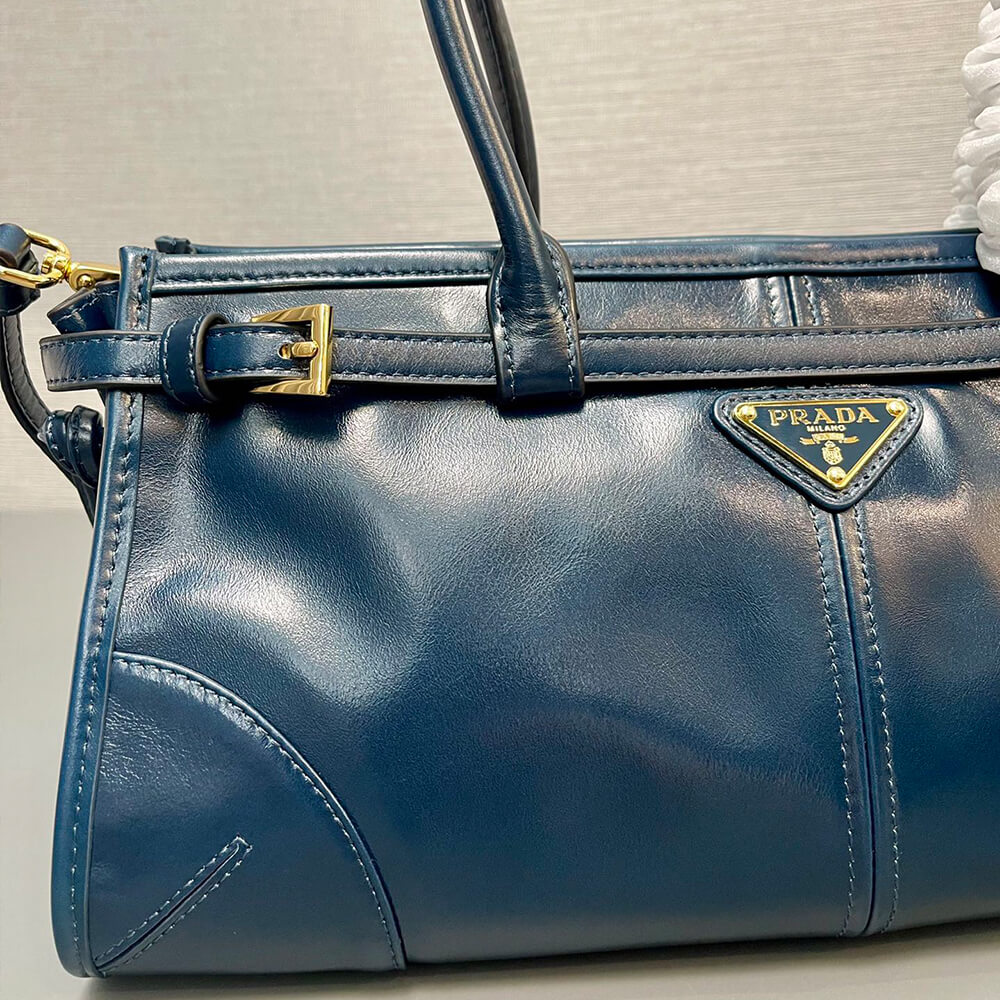 Pra*a medium leather handbag(high-end grade)