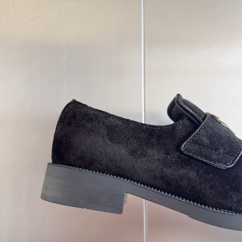 Pra*a women loafer