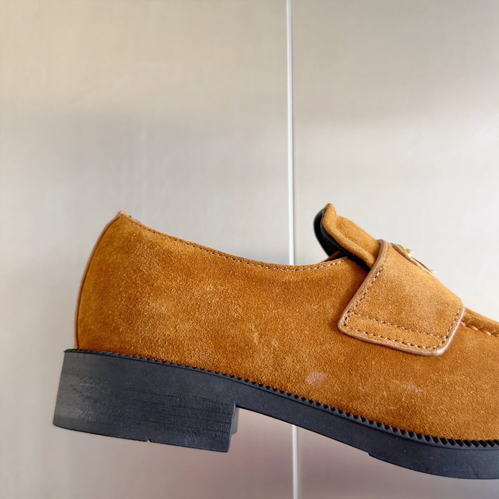 Pra*a women loafer