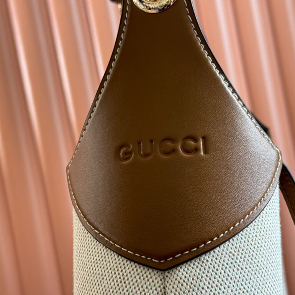 G*u*i b medium shoulder bag