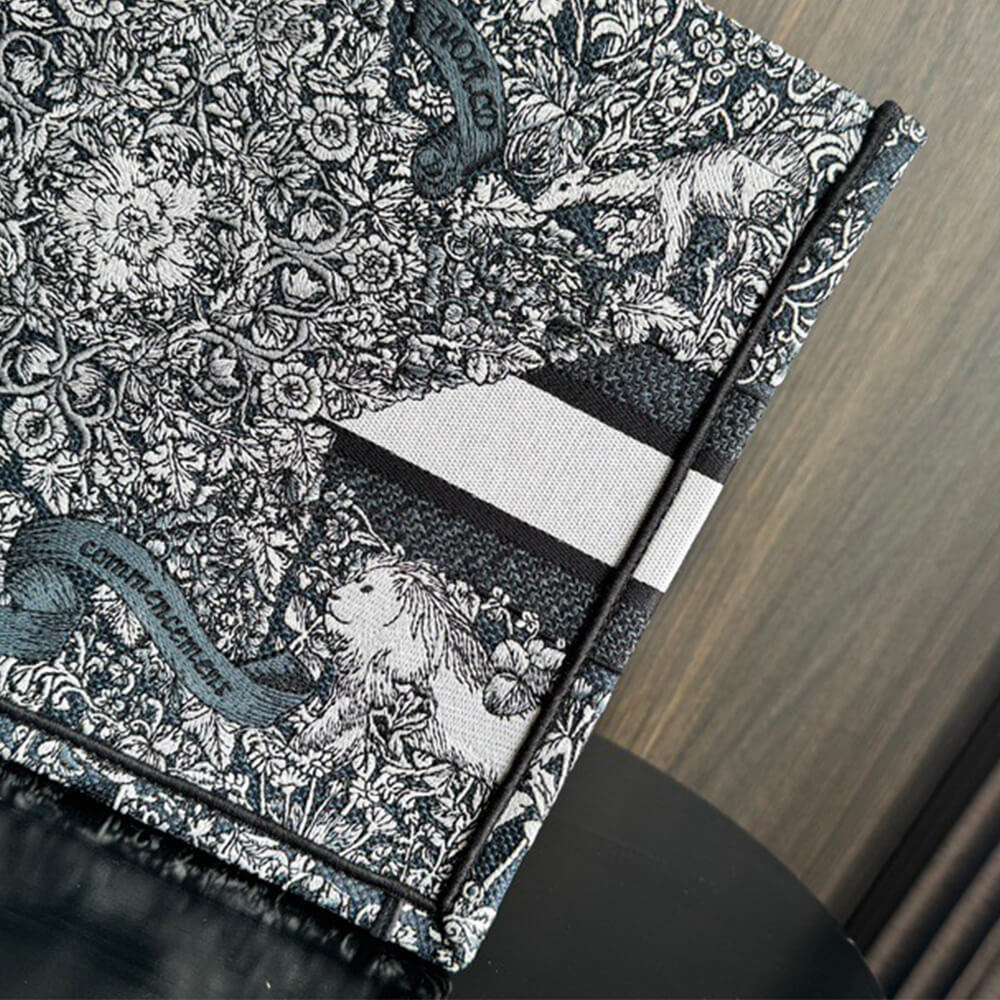 medium D*or book tote