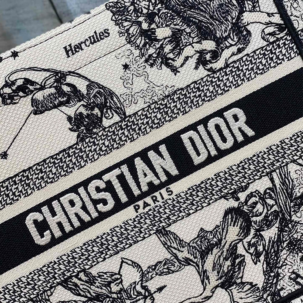 small D*or book tote